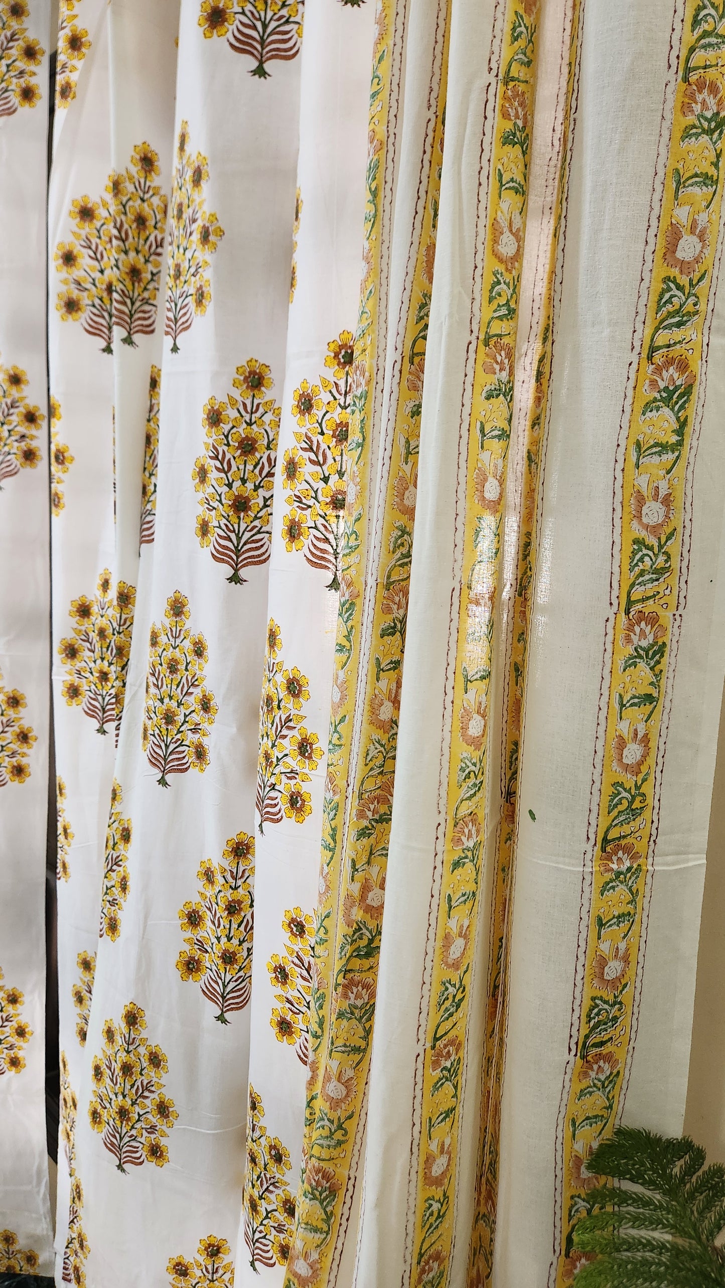 Hand block printed curtain_white&yellow2