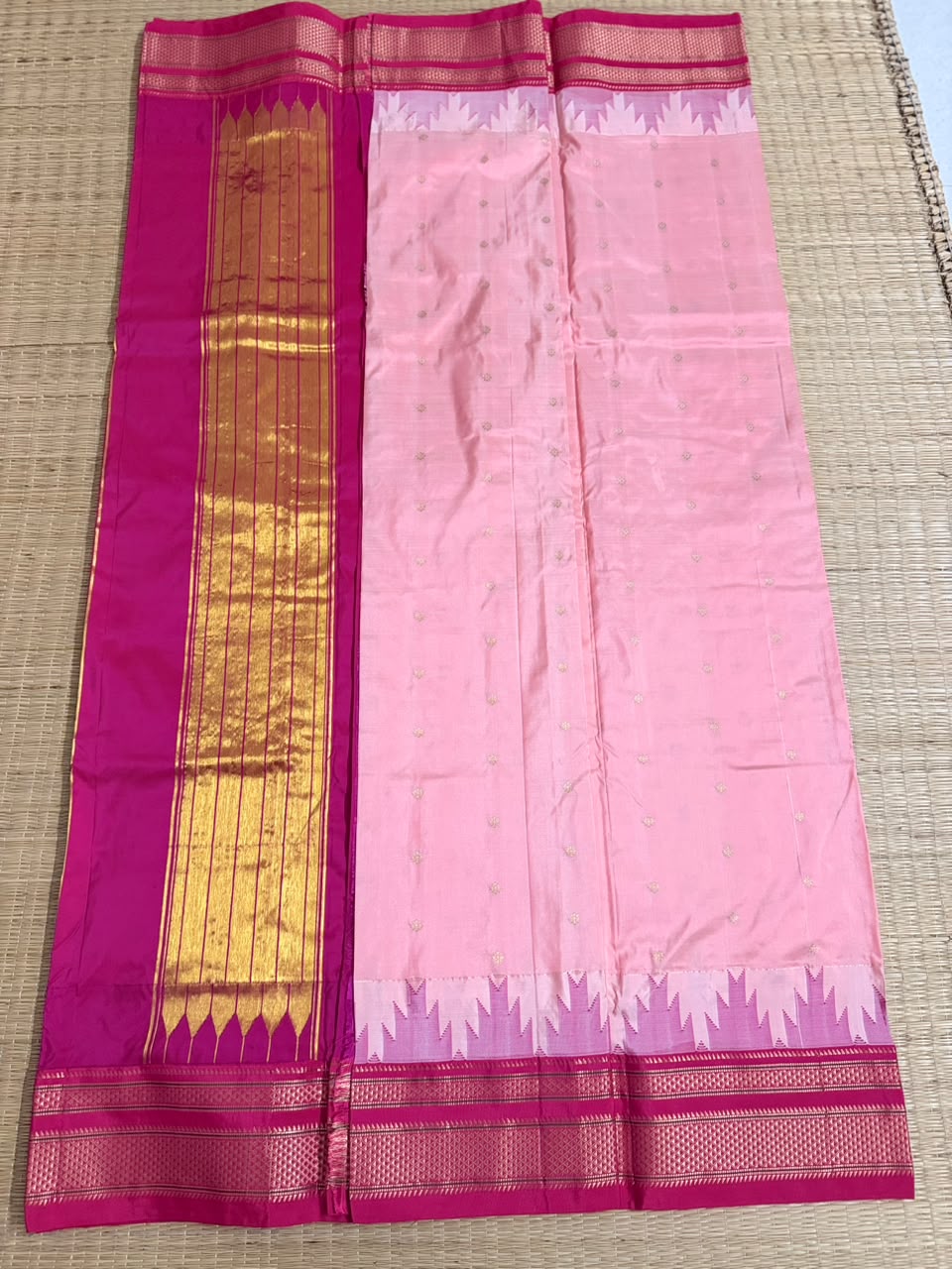 Ilkal Silk saree (Small Butta with temple border) - LightPink&Pink